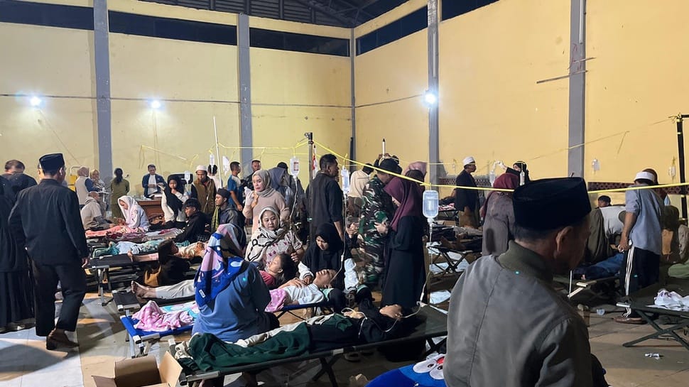 Miris, Korban Keracunan MBG di Bandung Barat Ditampung di GOR